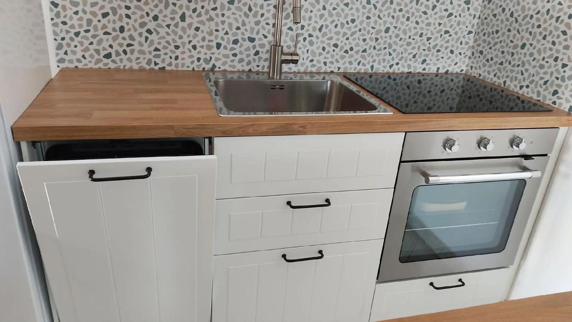Ferienwohnung Fuer 4 Personen Ca 40 Qm In Njivice, Kvarner Bucht Krk Croatia